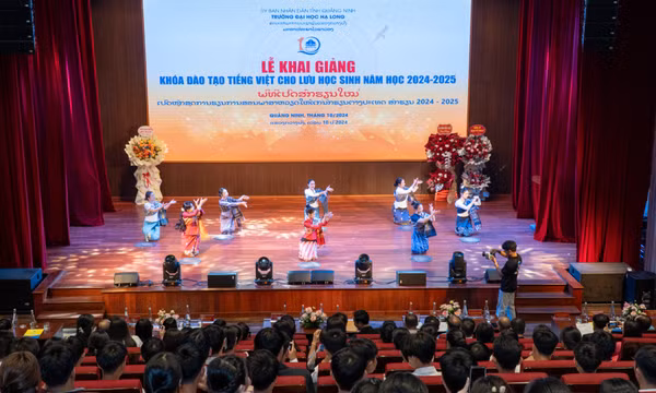 Khai giảng Khóa đào tạo tiếng Việt cho lưu học sinh Lào, năm học 2024 – 2025