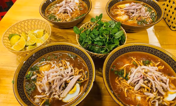 Món phở tên lạ, kỳ công chế biến nửa ngày mới 'ra lò' ở Lào Cai