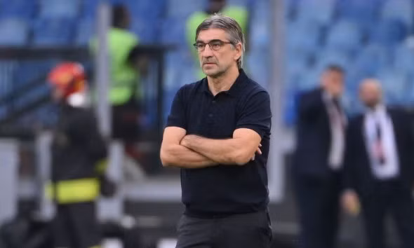 HLV Roma thừa nhận "ẩu đả" trong phòng thay đồ