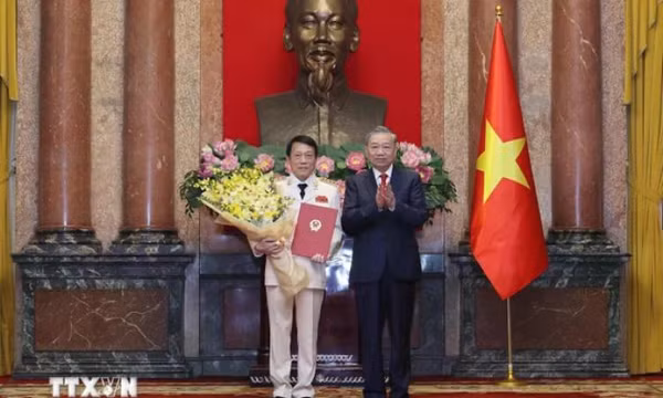 Trao QĐ thăng quân hàm Đại tướng, Thượng tướng cho lãnh đạo Công an, Quân đội