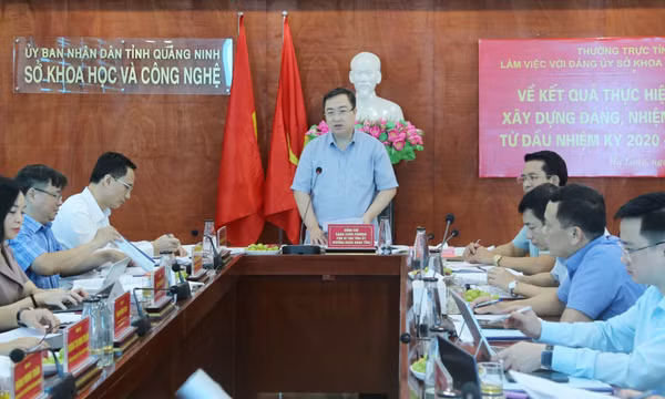 Phó Bí thư Tỉnh ủy Đặng Xuân Phương làm việc với Đảng ủy Sở Khoa học và Công nghệ