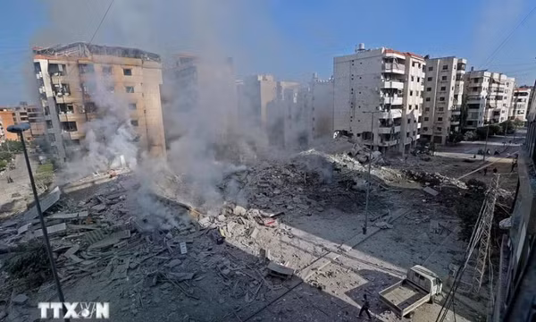 Hơn 120 người thương vong trong các cuộc không kích của Israel vào Beirut