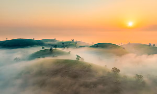 Việt Nam từ trên cao: Bình minh trên những đồi chè ‘bát úp’ ở Phú Thọ