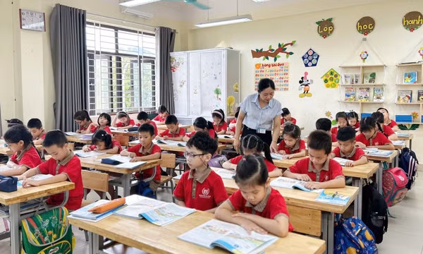 Tái thiết trường học sau bão lũ