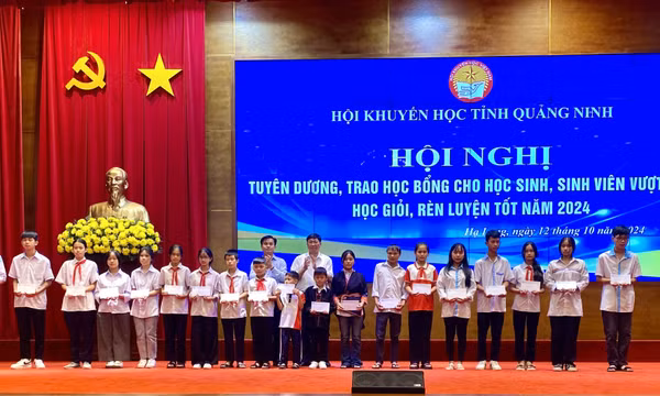 Chắp cánh ước mơ cho học sinh hiếu học