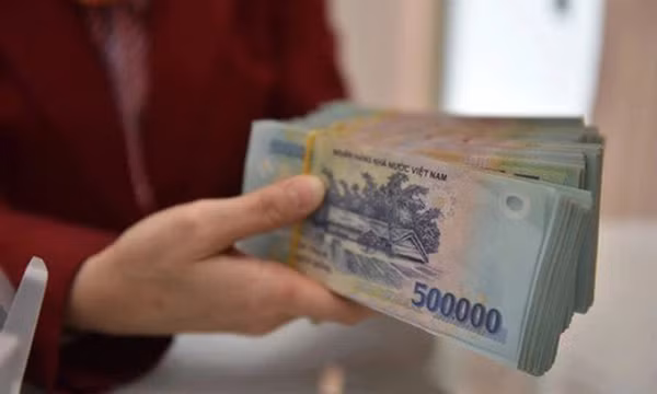 Lượng tiền gửi vào ngân hàng tiếp tục đạt kỷ lục mới