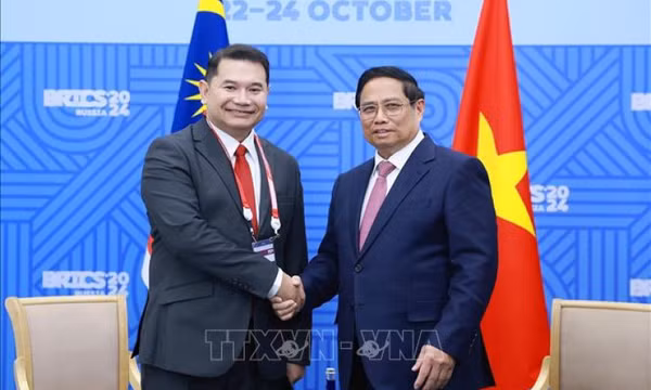 Thủ tướng Phạm Minh Chính tiếp Bộ trưởng Kinh tế Malaysia
