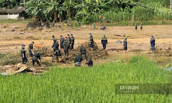 Dừng tìm kiếm nạn nhân mất tích vụ lở núi ở Làng Nủ