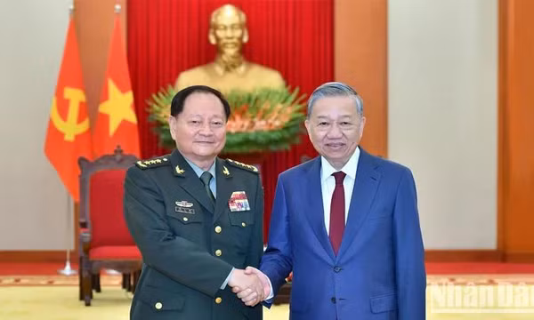 Tổng Bí thư, Bí thư Quân ủy Trung ương Tô Lâm tiếp Phó Chủ tịch Quân ủy Trung ương Trung Quốc