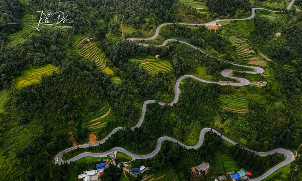 Cung đường 'ngựa chùn bước, người nhức chân' ở Hà Giang, đẹp như Thụy Sĩ thu nhỏ