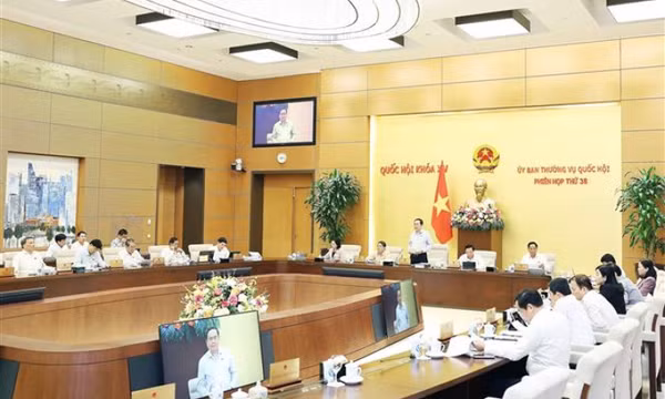 Tăng cường phân cấp phân quyền khi sửa luật