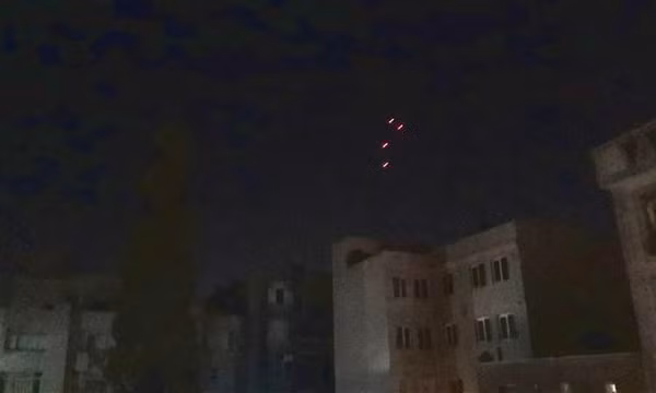 Toàn cảnh vụ Israel điều hơn 100 máy bay tấn công trả đũa làm rung chuyển Iran