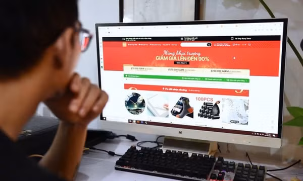 Đôi dép 28 nghìn, khóa 35 nghìn, không ưng trả lại tiền, tặng hàng, 'cơn bão' Temu đe doạ hàng Việt?