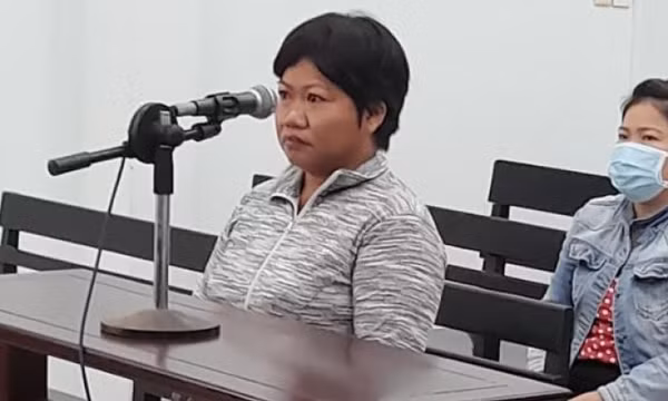 Đi tù vì dùng gạch tấn công Công an