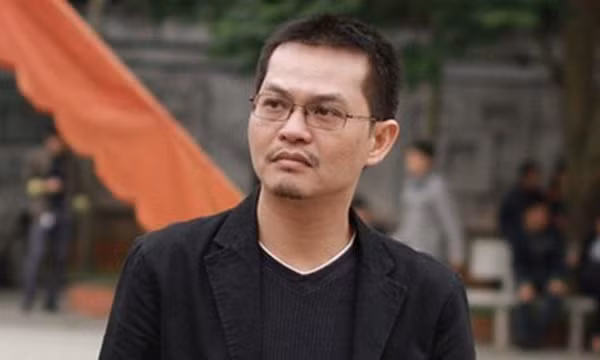 NSND Trung Hiếu: "Nhiều lúc tôi muốn bỏ nghề, thấy xót xa lắm!"