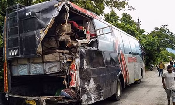Tai nạn xe bus nghiêm trọng tại Ấn Độ, ít nhất 18 người chết