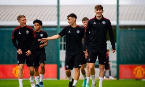 Tân binh và 4 cầu thủ của Man Utd có số áo mới