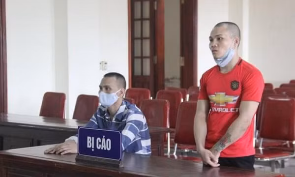 Bán em gái 13 tuổi sang Trung Quốc để lấy tiền xây nhà