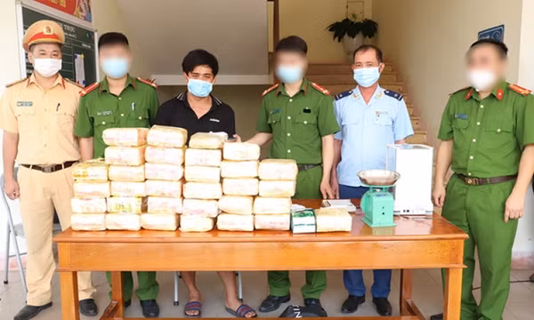 Vận chuyển thuê 30kg ma túy đá, 12 ngàn viên ma túy tổng hợp