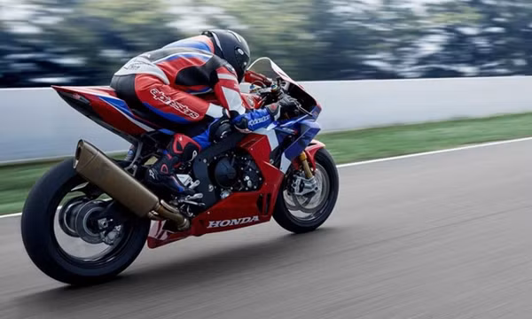 Gặp lỗi gãy tấm nối giảm xóc sau, môtô Honda CBR 1000RR-R bị triệu hồi