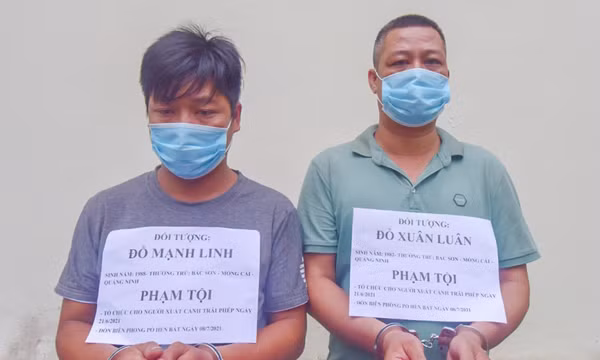 Khởi tố 2 đối tượng tổ chức cho người xuất cảnh trái phép