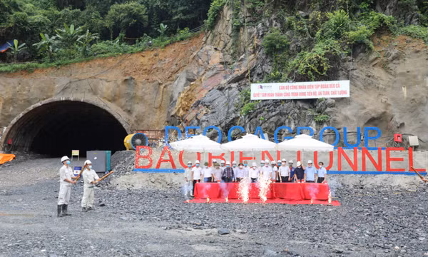 Quảng Ninh thực hiện 3 đột phá chiến lược năm 2021
