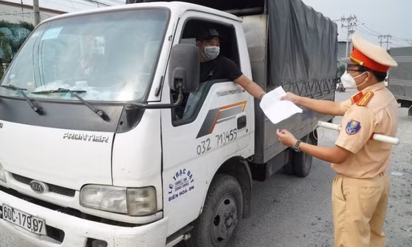 Lái xe trong 19 tỉnh phía Nam không cần giấy xét nghiệm âm tính