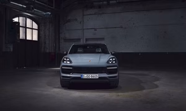 'Soi' mẫu xe SUV nhanh nhất trong lịch sử Porsche