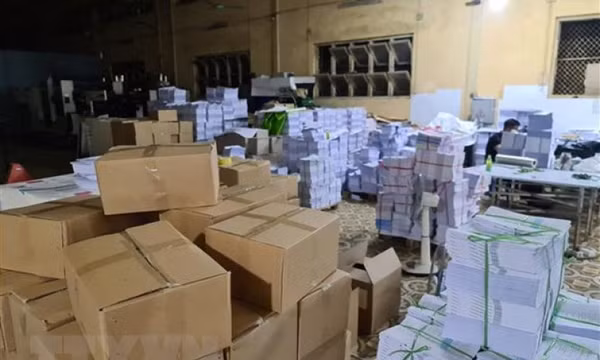 Vụ sách giáo khoa giả tại Hà Nội: Khởi tố 3 cán bộ quản lý thị trường