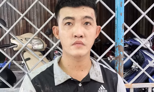 2 đối tượng dùng dao tấn công Công an, thông chốt kiểm dịch
