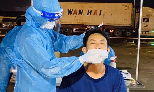 Bộ Y tế hỏa tốc đề nghị tạo điều kiện thuận lợi cho người vận chuyển hàng hóa