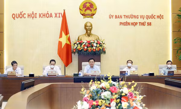 UBTVQH thảo luận báo cáo của Chính phủ về kinh tế, tài chính, đầu tư công