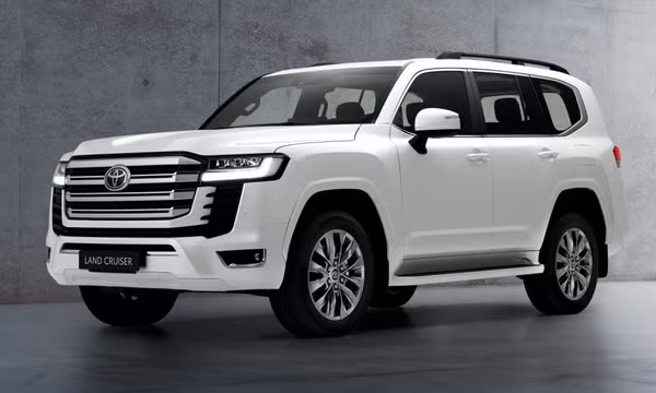 Toyota Land Cruiser 2022 khan hàng, giá thực tế "gây choáng" cho khách hàng muốn nhận xe sớm