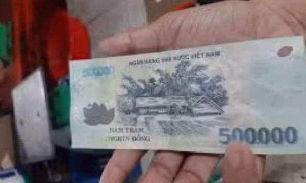 Mang tiền giả đi mua ma tuý