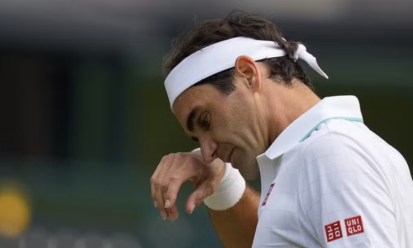 Federer rời Wimbledon bằng set thua 0-6