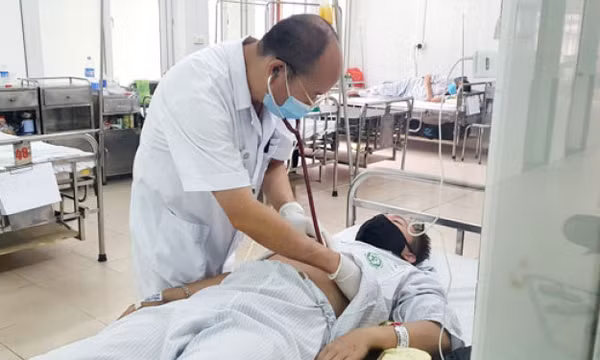  Đừng chủ quan với triệu chứng sốt