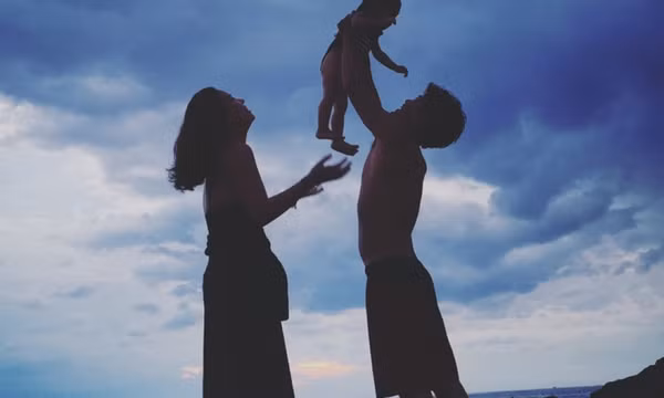Ở nhà thuê, bố mẹ dành tiền đưa con đi du lịch
