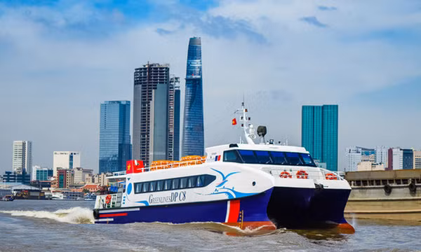 5 tàu cao tốc chở hàng từ miền Tây đến TP HCM
