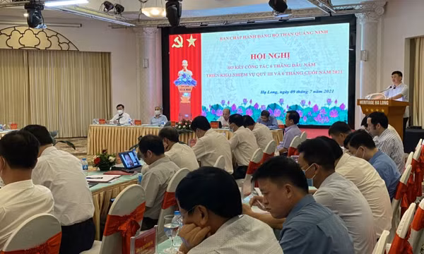  Phó Bí thư Thường trực Tỉnh ủy Ngô Hoàng Ngân dự sơ kết công tác 6 tháng đầu năm Đảng bộ Than Quảng Ninh 