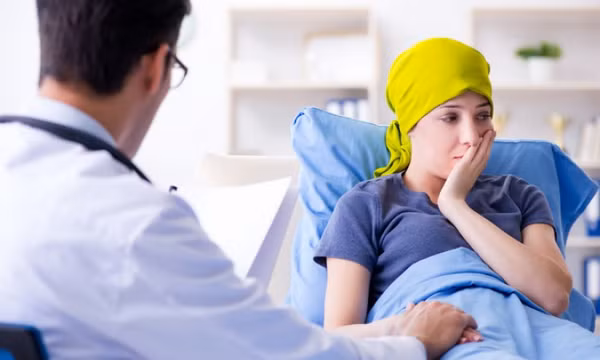 Làm gì khi bị tác dụng phụ của hóa, xạ trị giữa mùa dịch Covid-19?