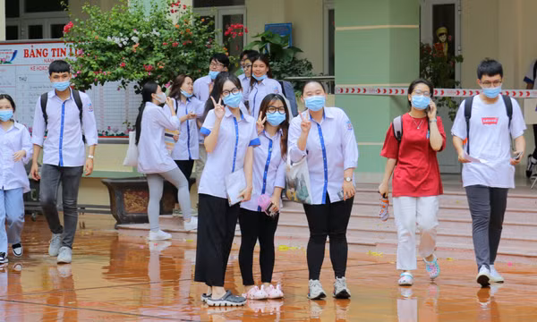 Kỳ thi tốt nghiệp THPT năm 2021: "Sóng" của nữ thi sĩ Xuân Quỳnh vào đề thi môn Ngữ văn