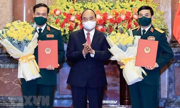 Trao quyết định thăng quân hàm Đại tướng, Thượng tướng cho lãnh đạo Bộ Quốc phòng