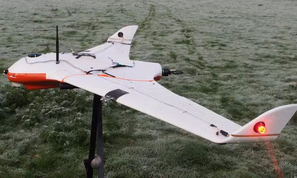 Giải quyết vấn nạn thiếu nước, các nhà khoa học UAE dùng drone phóng điện vào mây, gây ra mưa rào nhân tạo