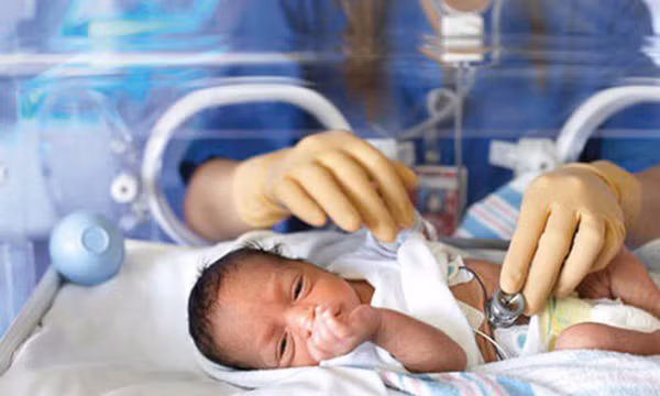 Trẻ mắc dị tật tim bẩm sinh cần lưu ý để tránh nhiễm khuẩn