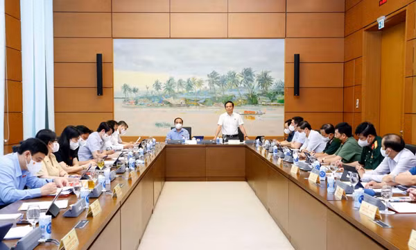 'Việt Nam cần đẩy nhanh phục hồi DN để không lỡ nhịp với thế giới'