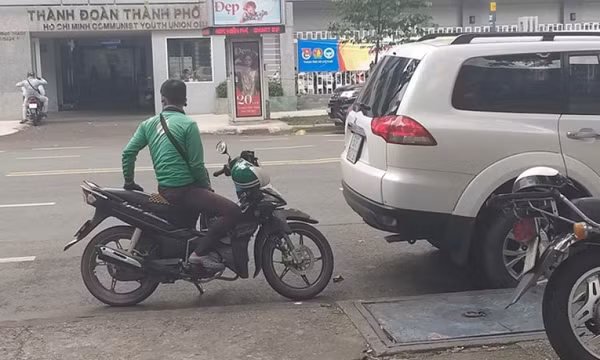 Cảnh báo xuất hiện giả thẻ có logo và dấu của công ty Grab
