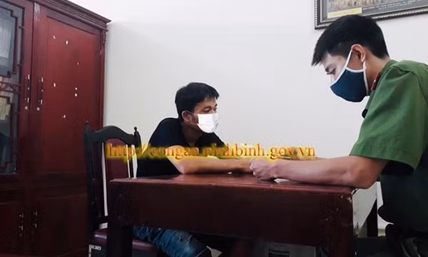 Bắt giữ 2 đối tượng bán ma túy giữa mùa dịch