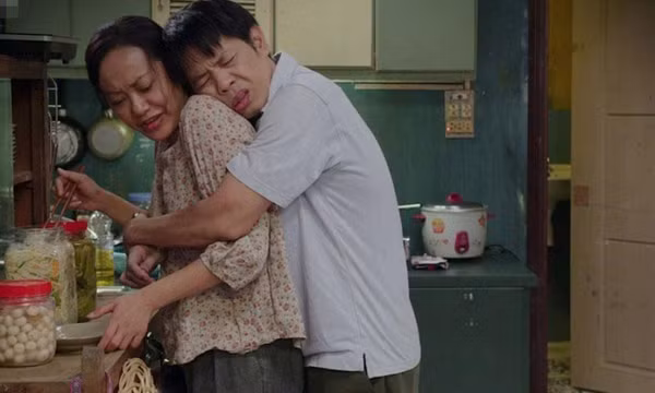 Thái Hoà và chuyện ít biết đằng sau ‘Cây táo nở hoa’