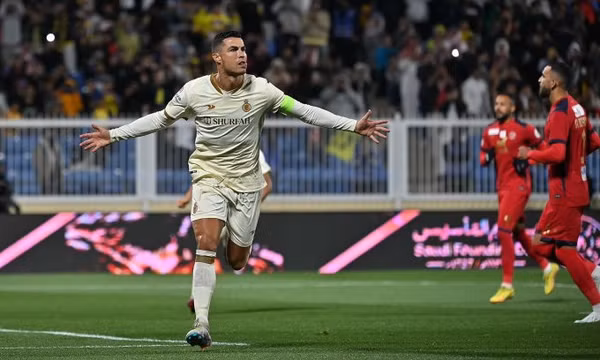 Ronaldo lập hat-trick cho Al Nassr