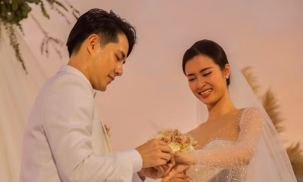 Đông Nhi: 'Tình yêu của chồng giúp tôi xoa dịu mọi thứ'